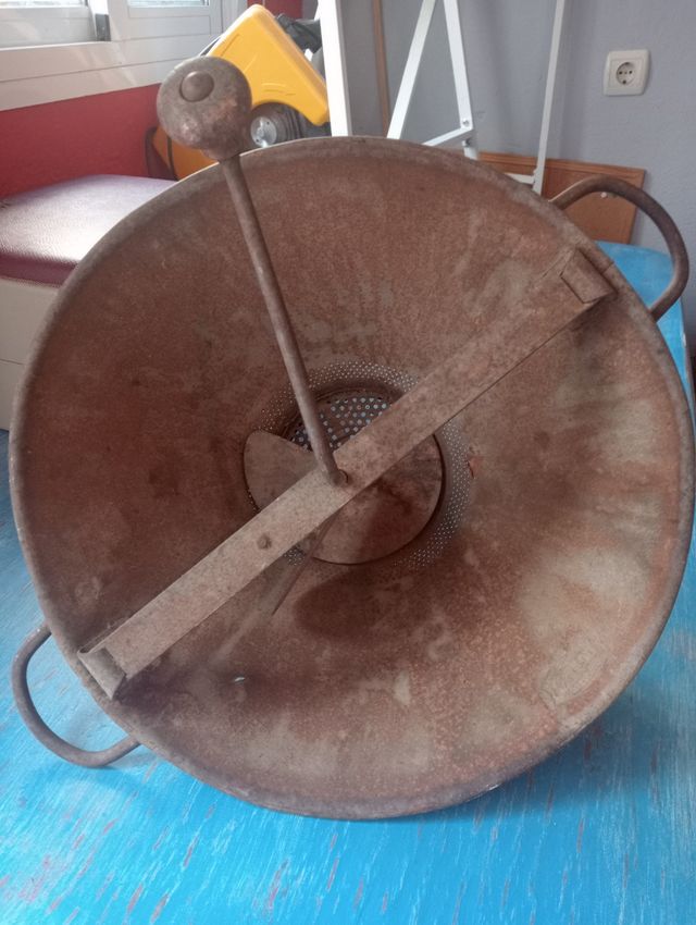 Molinillo de grano antiguo