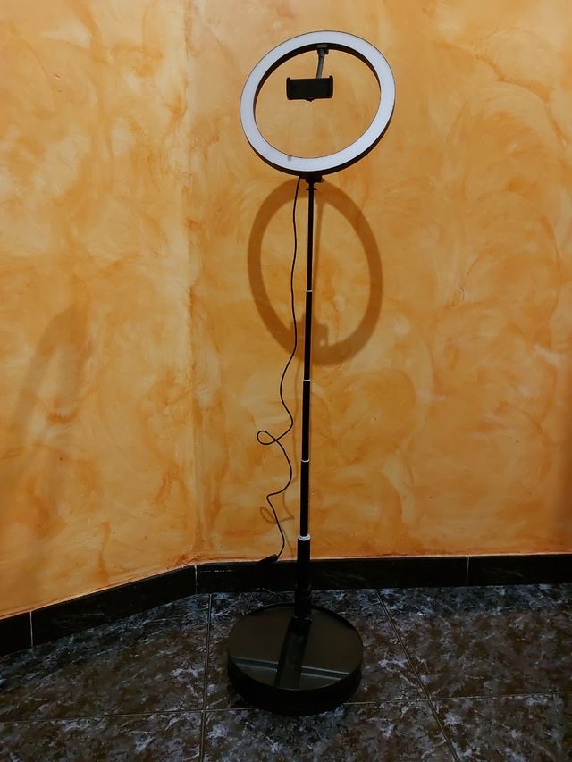 Aro de luz plegable de sobremesa o hasta 1,70