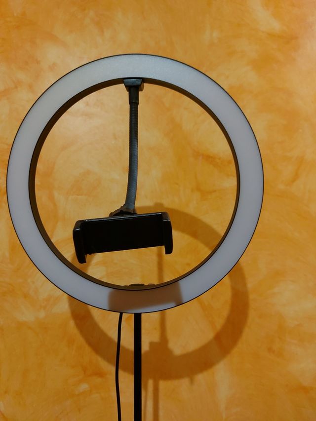 Aro de luz plegable de sobremesa o hasta 1,70