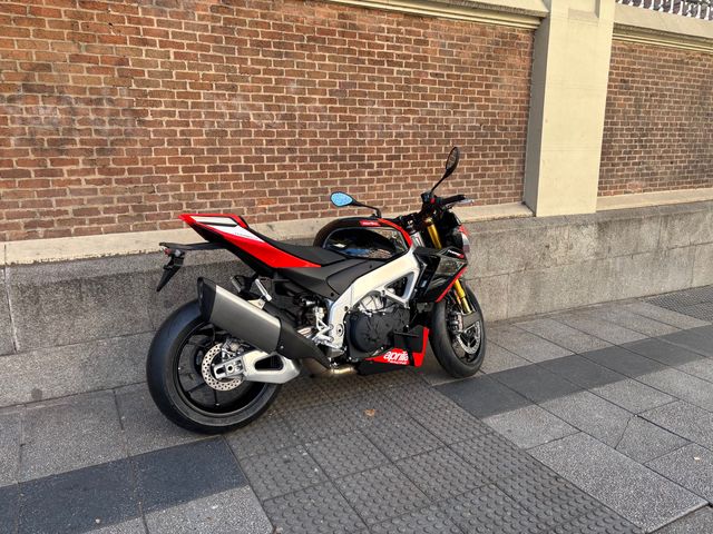 Aprilia Tuono V4 Factory SBK KM0