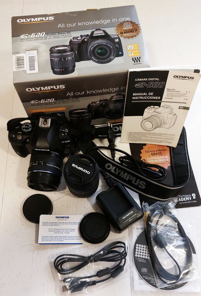 Cámara Olympus E-620 con dos objetivos Zuiko ED