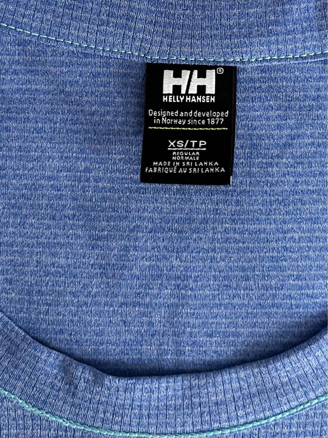 Camiseta deporte tejido técnico ultraligero.