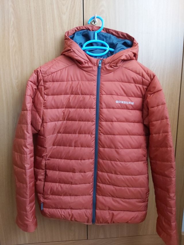 Cazadora Quiksilver color caldera 14 año