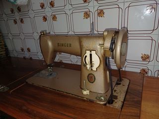 Maquina de coser Singer antigua