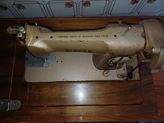 Maquina de coser Singer antigua