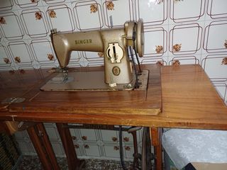 Maquina de coser Singer antigua