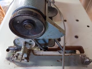 Maquina de coser antigua Alfa