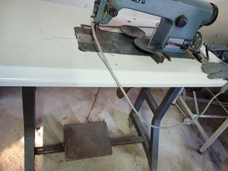 Maquina de coser antigua Alfa