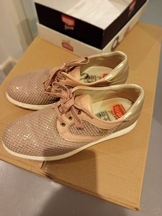 Zapatos deportivo de mujer ,