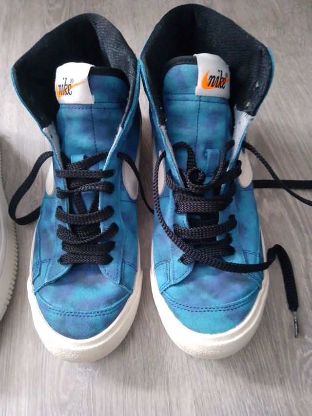 1 par de  zapatillas bota Nike . original