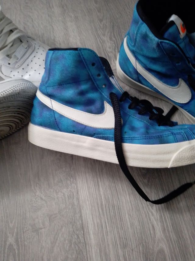 1 par de  zapatillas bota Nike . original