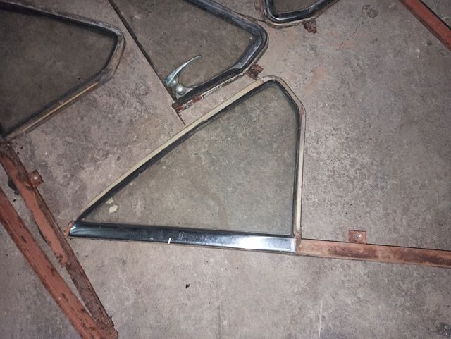 Authi Morris 1100-Ventanillas Triangulares puertas