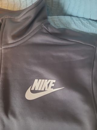 Chaqueta nike gris talla l niño