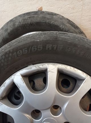 Llantas con tapacubos 