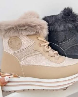 Botines beige, dorado con brillantes y borreguillo