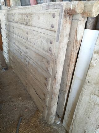 PORTÓN CASTELLANO. PUERTAS DE MADERA