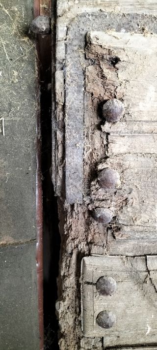 PORTÓN CASTELLANO. PUERTAS DE MADERA