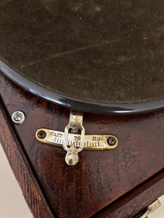 Grammofono Triumph anni 40