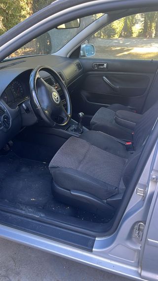 Volkswagen Golf 2000