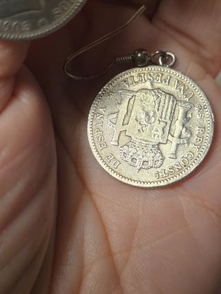 Pendientes con monedas antiguas en plata