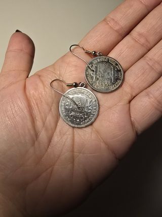 Pendientes con monedas antiguas en plata