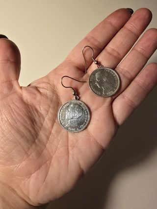 Pendientes con monedas antiguas en plata