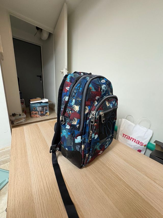 Mochila y estuche toto