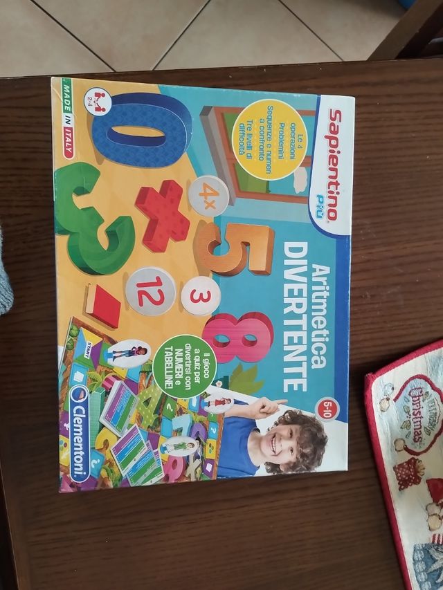 Gioco in scatola con la matematica