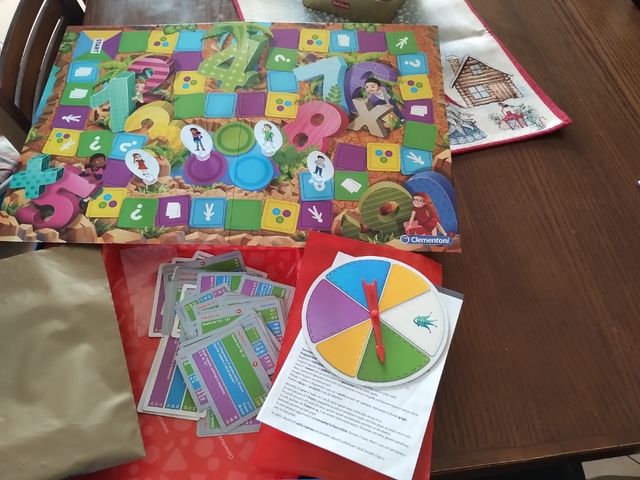 Gioco in scatola con la matematica