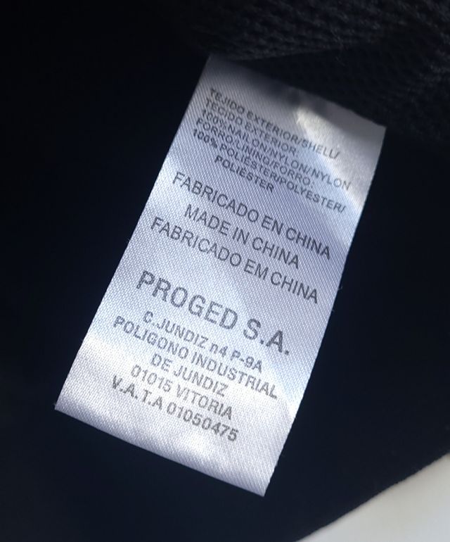 Cortaviento Converse Retro