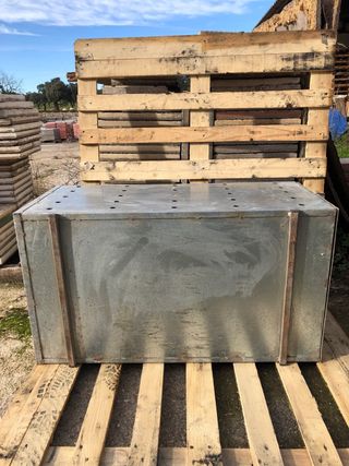 Transportin animales de acero inoxidable.