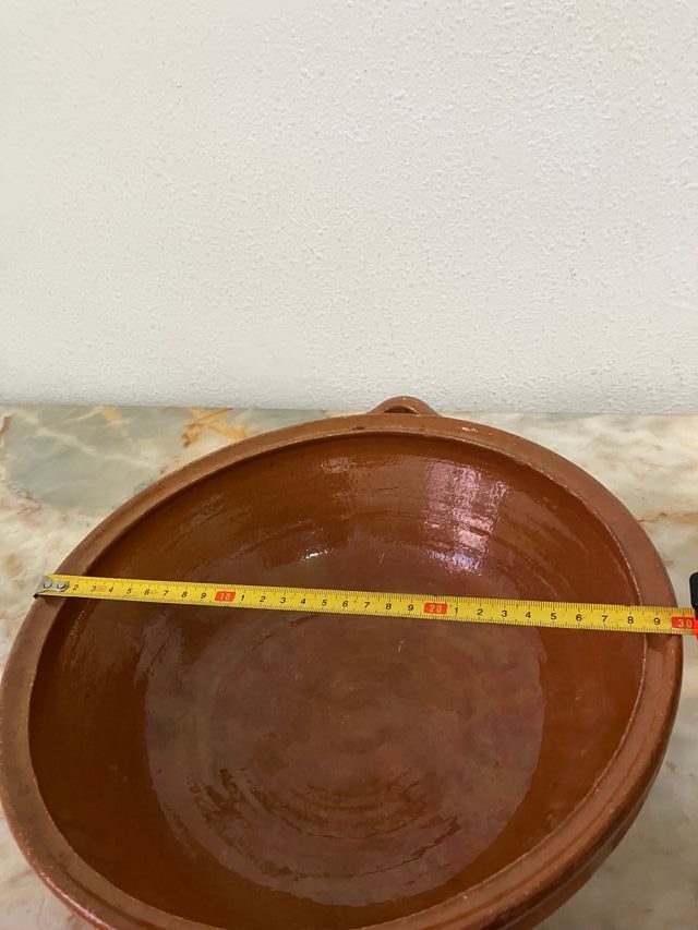 Cazuela de barro con asas