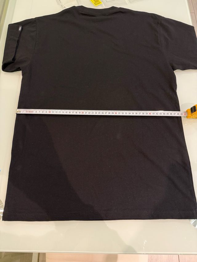 Camiseta VANS talla M. Nueva A ESTRENAR.