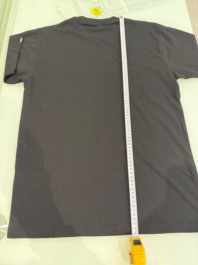 Camiseta VANS talla M. Nueva A ESTRENAR.