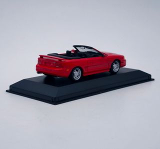 FORD MUSTANG CABRIOLET 1994 1:43 MINICHAMPS