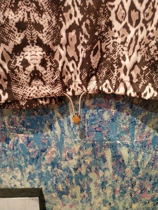 Cazadora fina con capucha