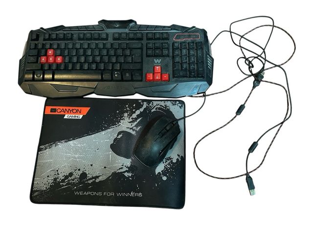 TecladoAlfombrilla y raton para ordenador.