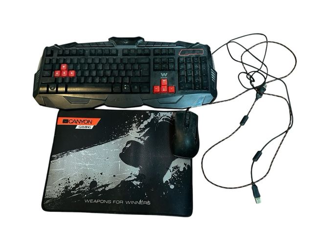 TecladoAlfombrilla y raton para ordenador.