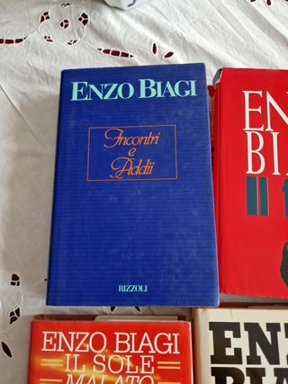 N.6 libri di Enzo Biagi titoli in foto