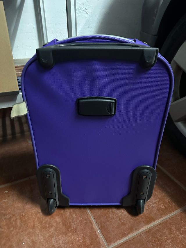 Maleta de niña de  8 a 10 años .