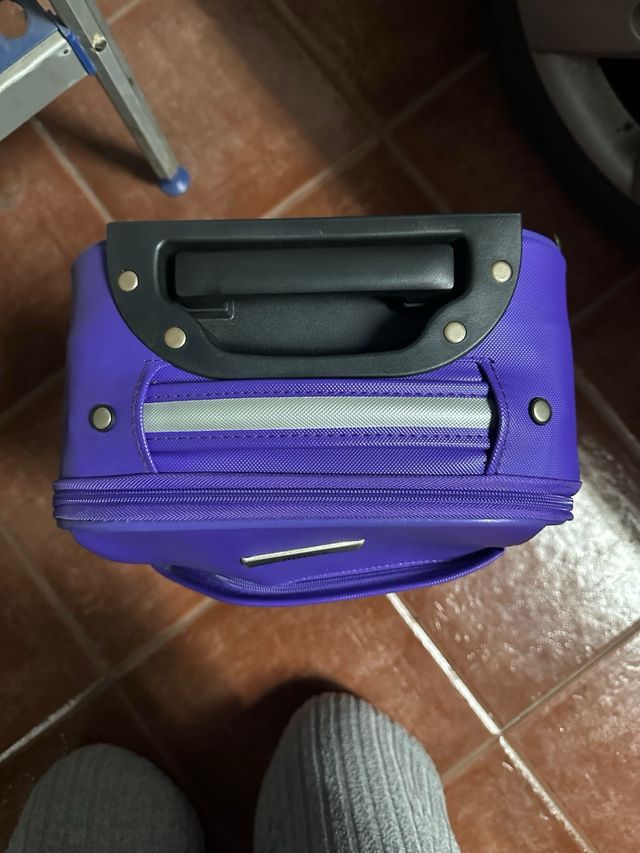 Maleta de niña de  8 a 10 años .