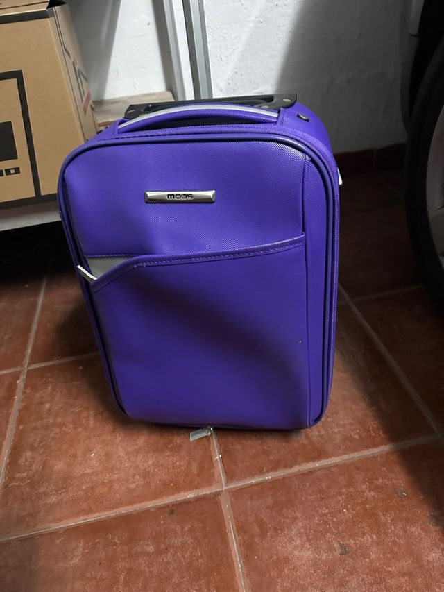 Maleta de niña de  8 a 10 años .