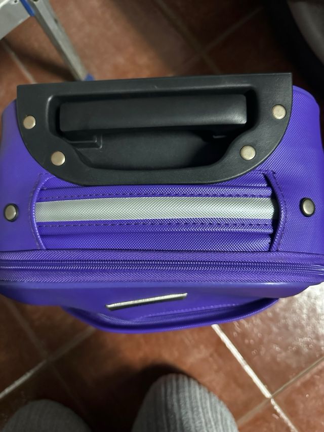 Maleta de niña de  8 a 10 años .