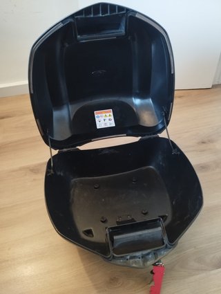 Baúl original Honda (capacidad 1 casco integral)