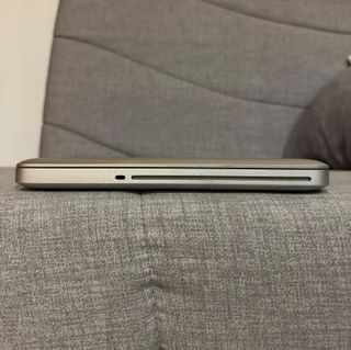 MACBOOK PRO