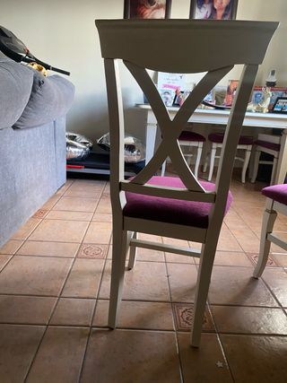 Mesa de comedor con 4 sillas