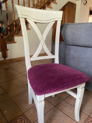 Mesa de comedor con 4 sillas