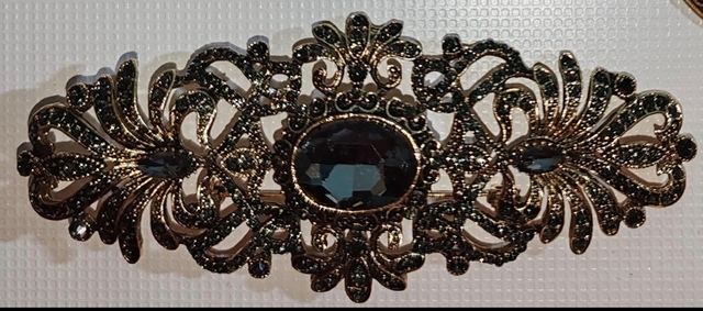 Broche regional baturra 