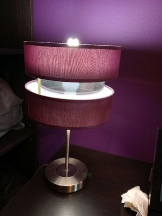 Candeeiro de mesa novo