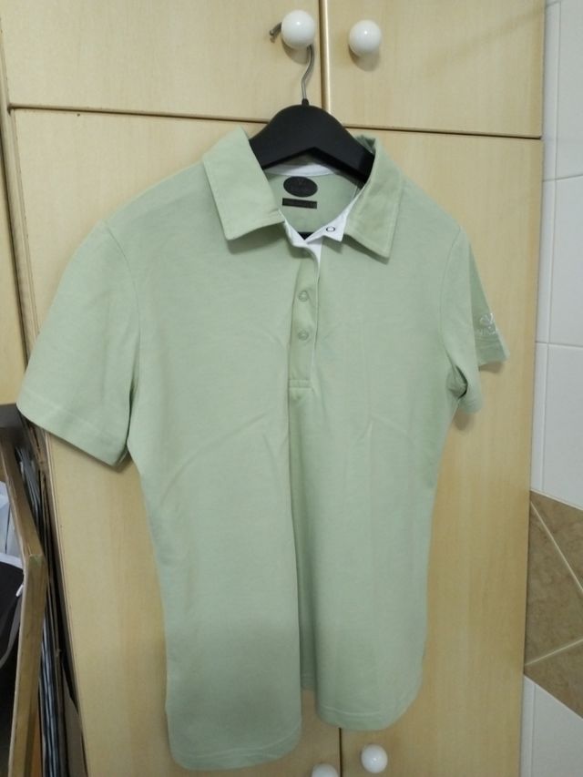 17. Polo mujer verde. Talla M. Vasari